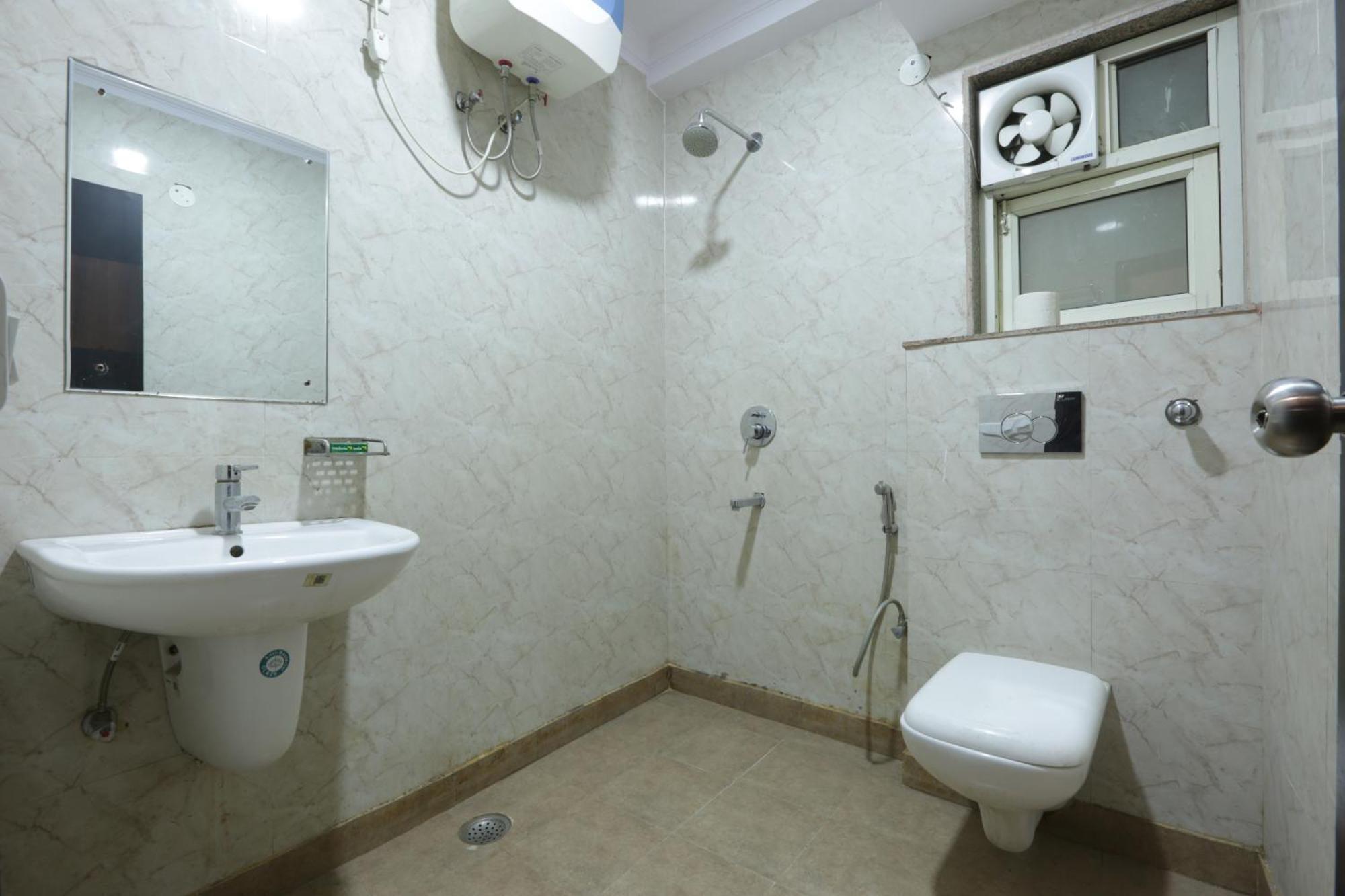 Hotel Sky View At Airport New Delhi Bagian luar foto
