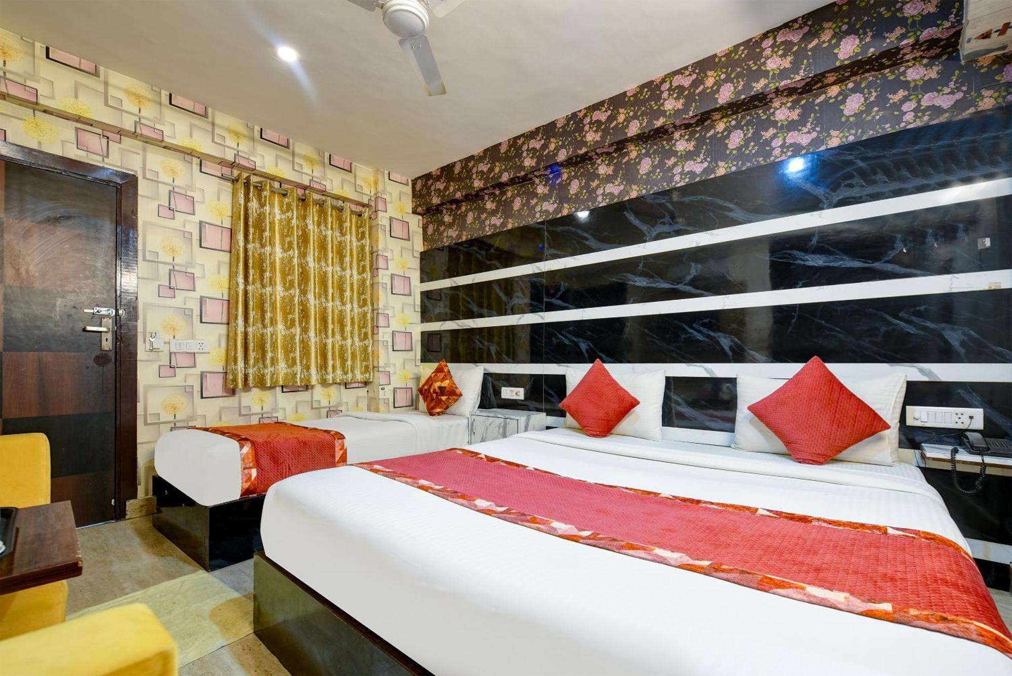 Hotel Sky View At Airport New Delhi Bagian luar foto